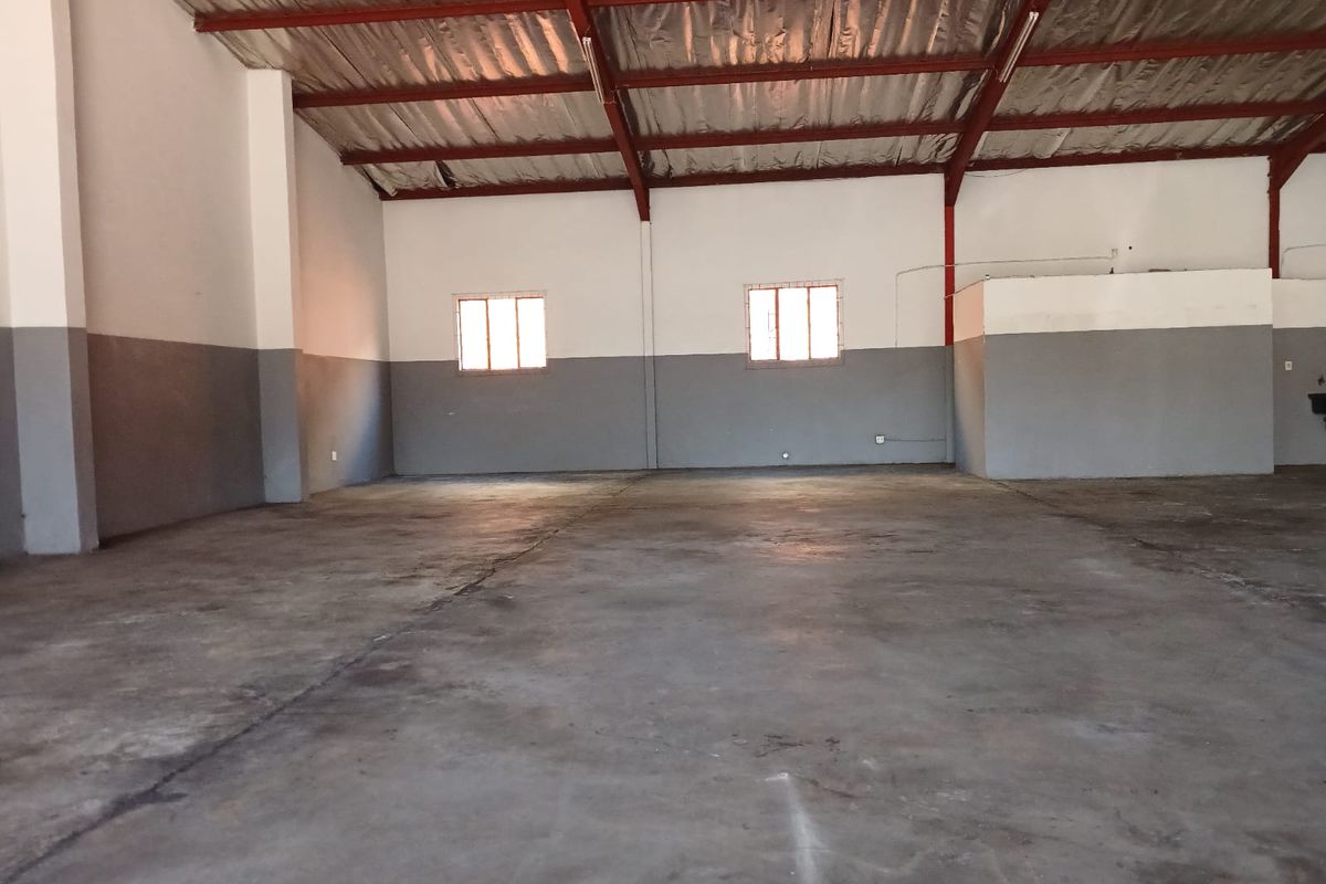 Prime Commercial Property in Newcastle Central – Ideal for Diverse Business Needs - Photo 3