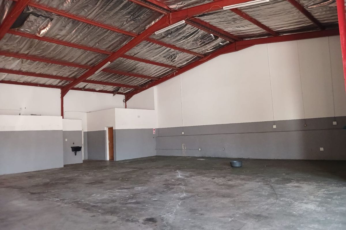 Prime Commercial Property in Newcastle Central – Ideal for Diverse Business Needs - Photo 2