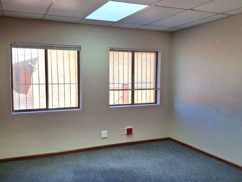 411m2 Warehouse Space to Let in Montague Gardens - Photo 5