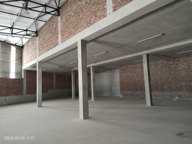 875m2  Warehouse  - TO LEASE - Photo 10