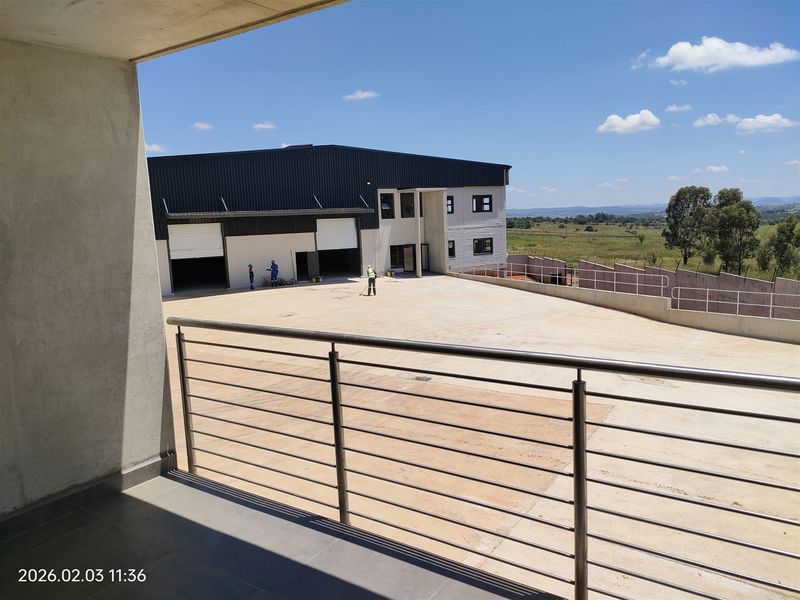 875m2  Warehouse  - TO LEASE - Photo 6