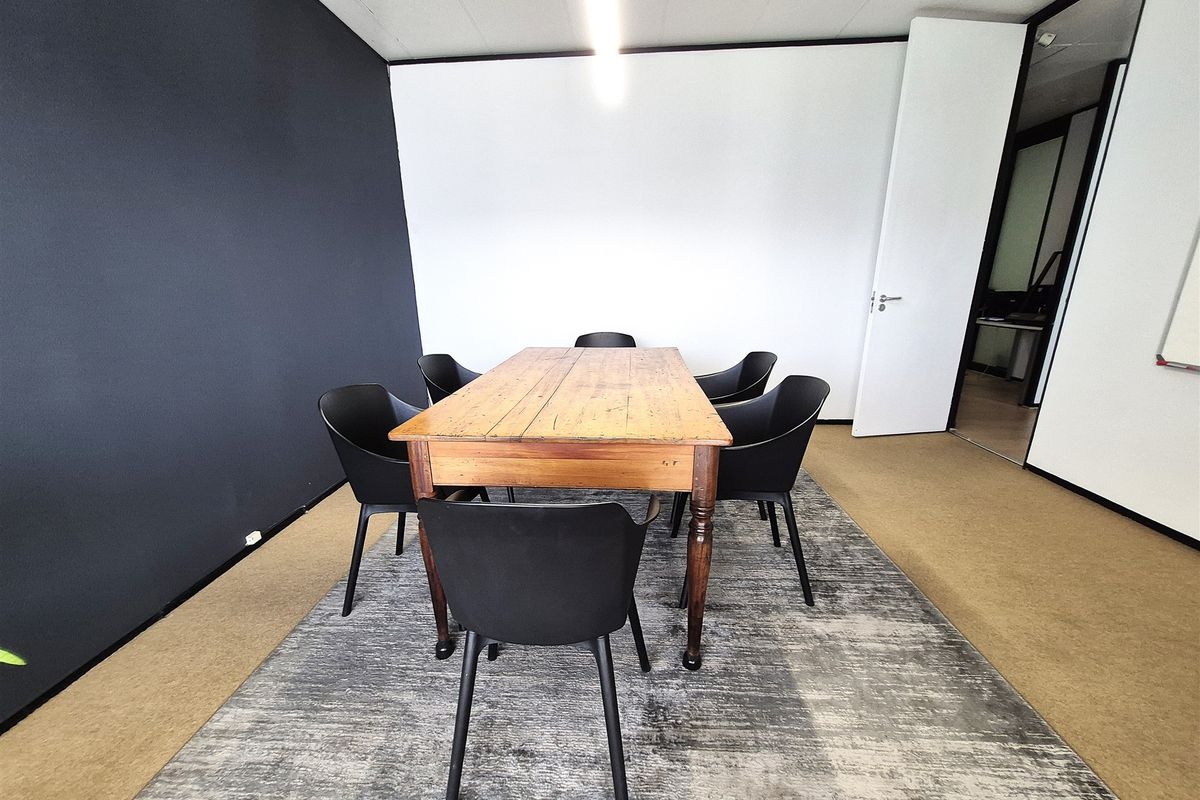 137m2 offices to let in Illovo - Photo 5