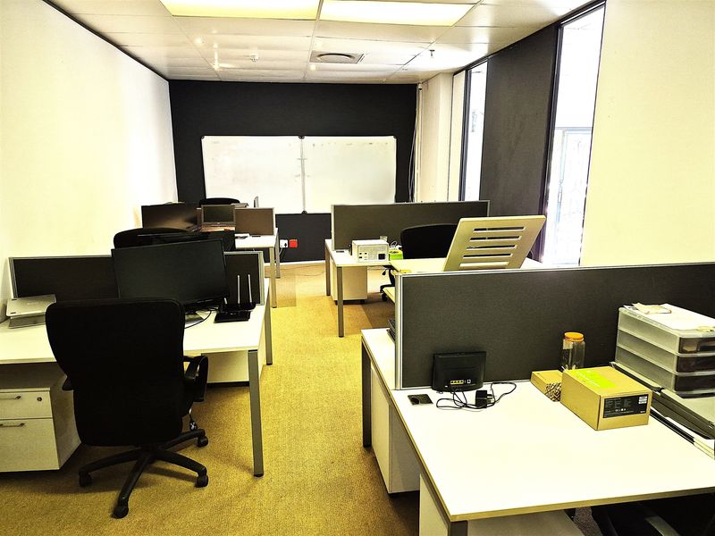 137m2 offices to let in Illovo - Photo 6