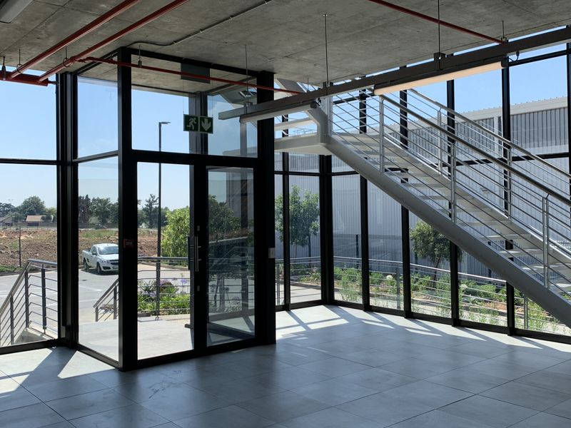 Warehouse to let in Airport Park - Photo 7