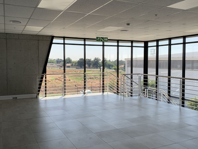 Warehouse to let in Airport Park - Photo 10