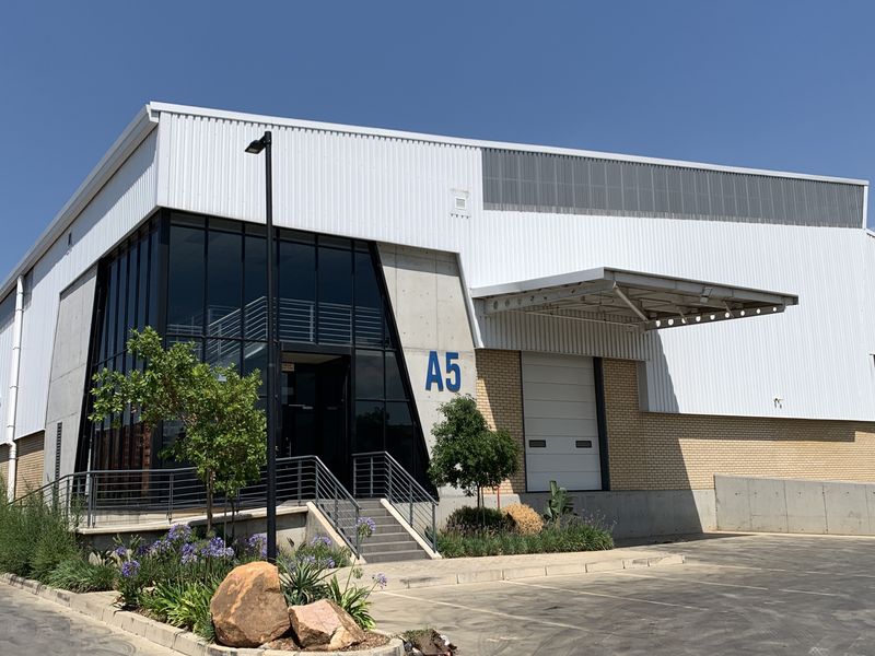 Warehouse to let in Airport Park - Photo 6