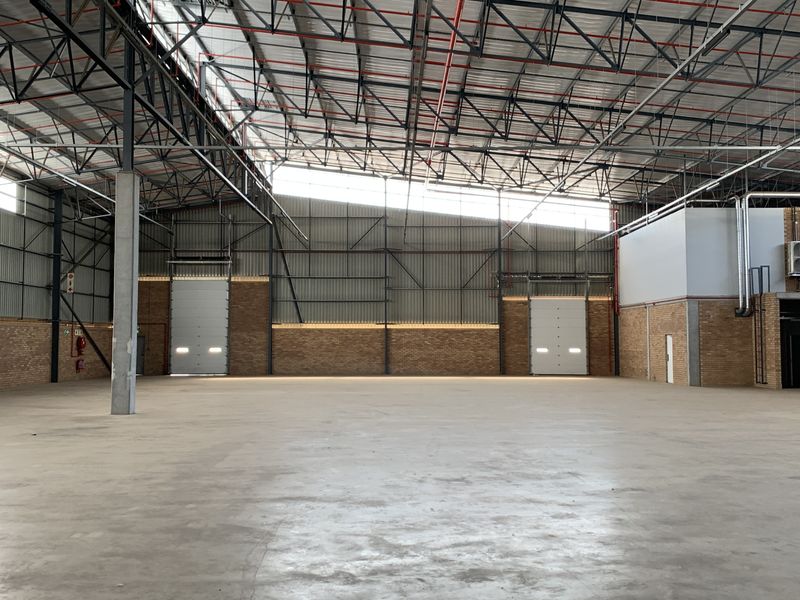 Warehouse to let in Airport Park - Photo 2