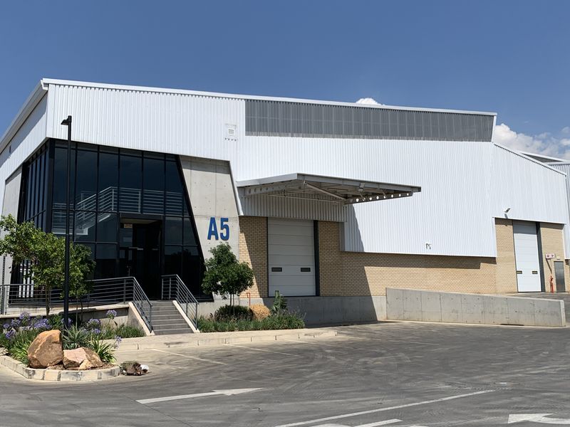 Warehouse to let in Airport Park - Photo 5