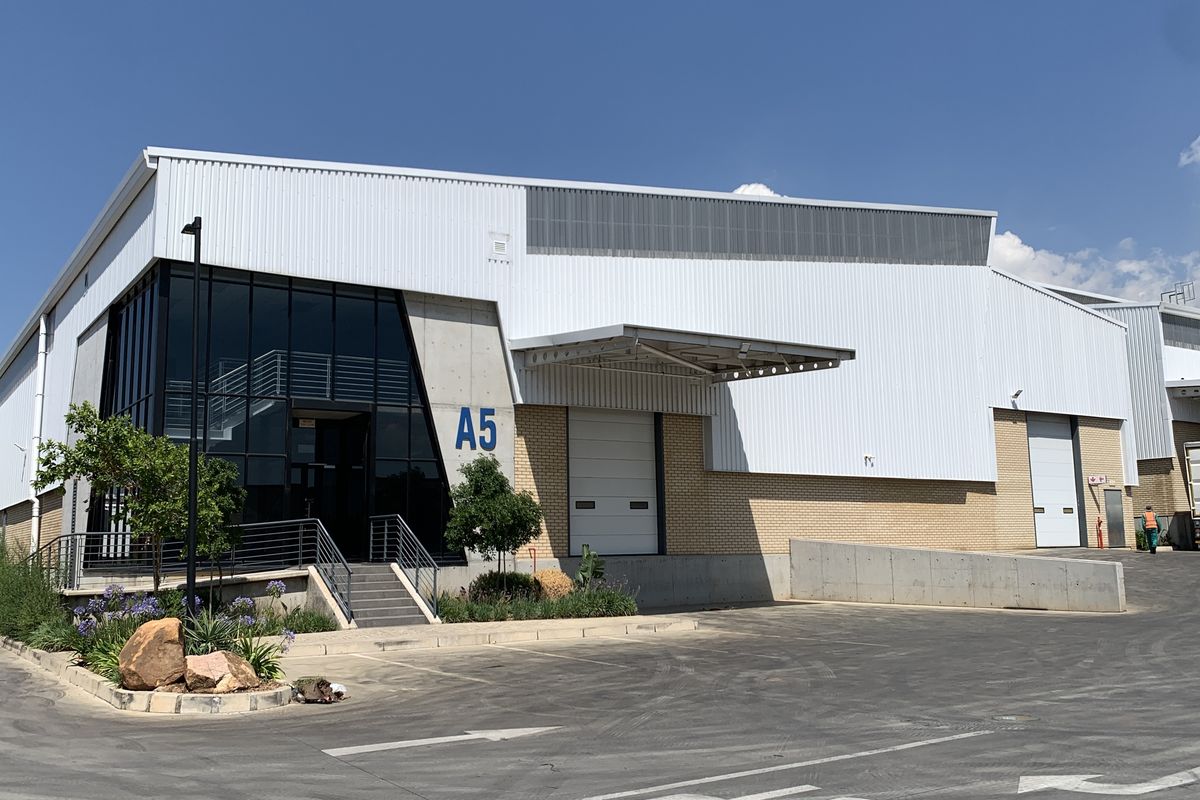 Warehouse to let in Airport Park - Photo 5