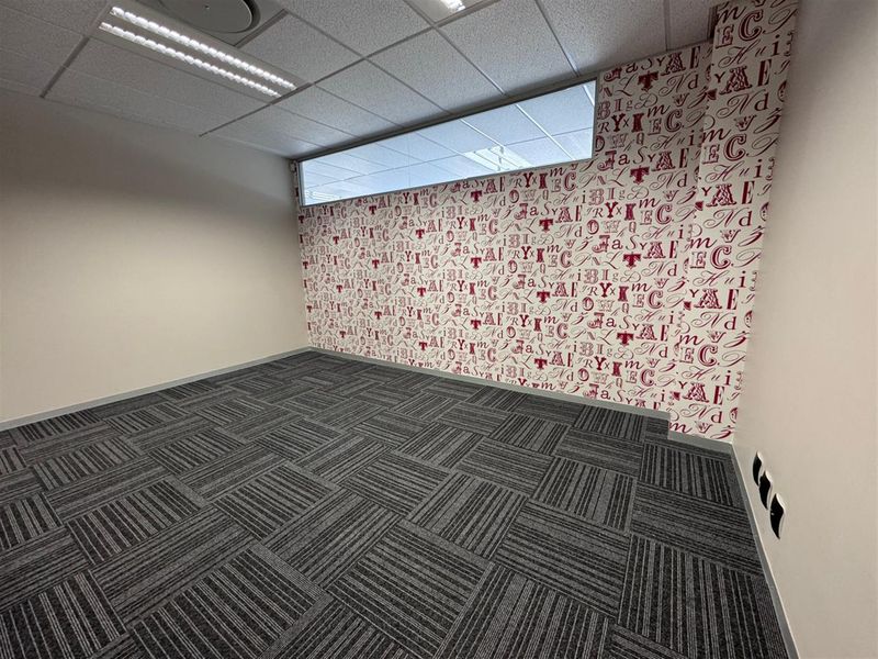 292.3m2 Offices to let in Sandhurst-Sandton - Photo 6
