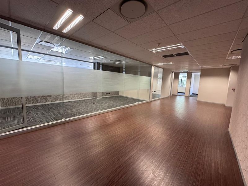 292.3m2 Offices to let in Sandhurst-Sandton - Photo 4