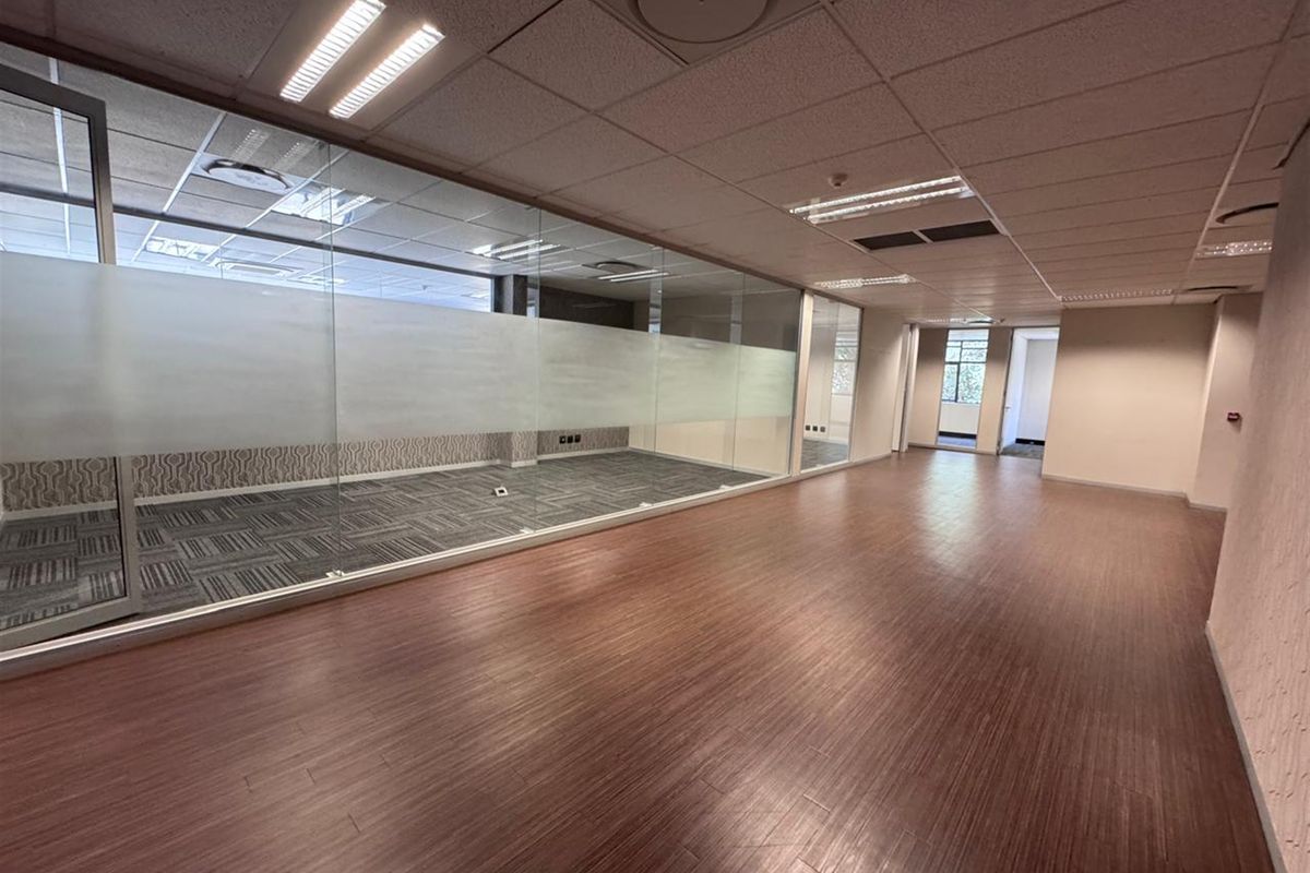 292.3m2 Offices to let in Sandhurst-Sandton - Photo 4