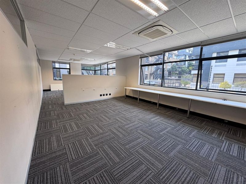 292.3m2 Offices to let in Sandhurst-Sandton - Photo 9