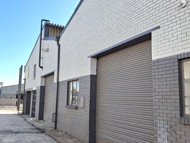 369m2 Warehouse Space to Let n Montague Gardens with High Visibility - Photo 2
