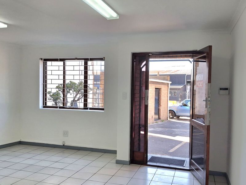 350m2 Warehouse Space to Let in Montague Gardens - Photo 3