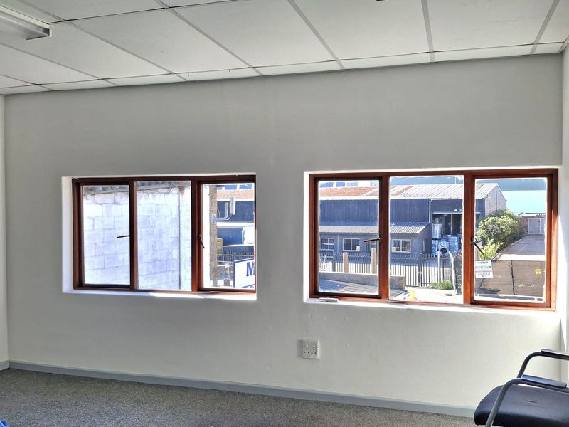 350m2 Warehouse Space to Let in Montague Gardens - Photo 4