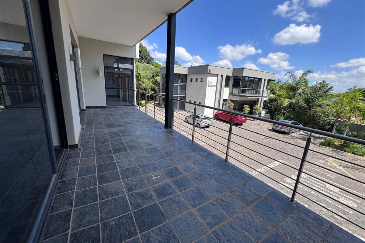 301.8m2  Offices to let in Sandhurst-Sandton - Photo 4