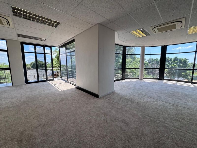 325.6m2  Offices to let in Sandhurst-Sandton - Photo 6