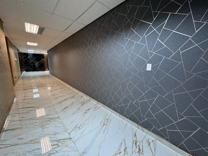 325.6m2  Offices to let in Sandhurst-Sandton - Photo 3