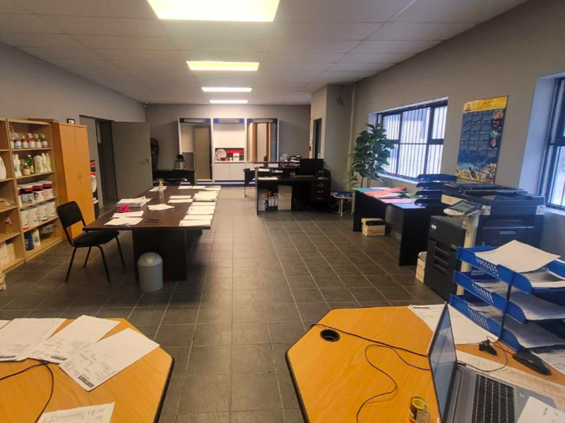 1054m2 Warehouse to Let in Atlas Gardens Milnerton - Photo 2