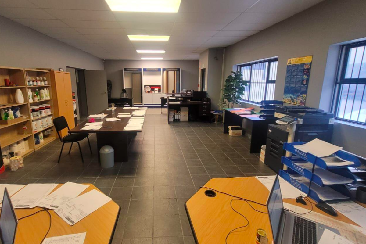 1054m2 Warehouse to Let in Atlas Gardens Milnerton - Photo 2