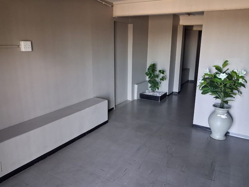 Exclusive Centrally located, Prime Office space  to let in Quigney - 281 square meters - Photo 5