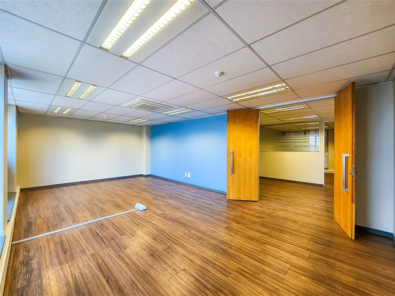 216m2 Office to Let in Constantia Office Park - Photo 7