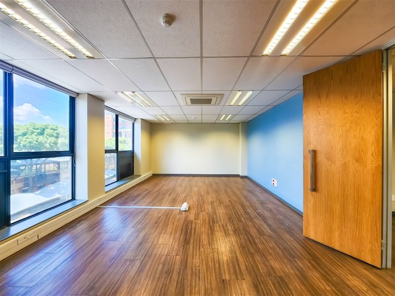 216m2 Office to Let in Constantia Office Park - Photo 6
