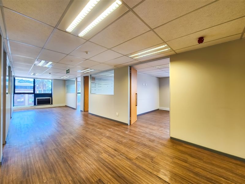 216m2 Office to Let in Constantia Office Park - Photo 5