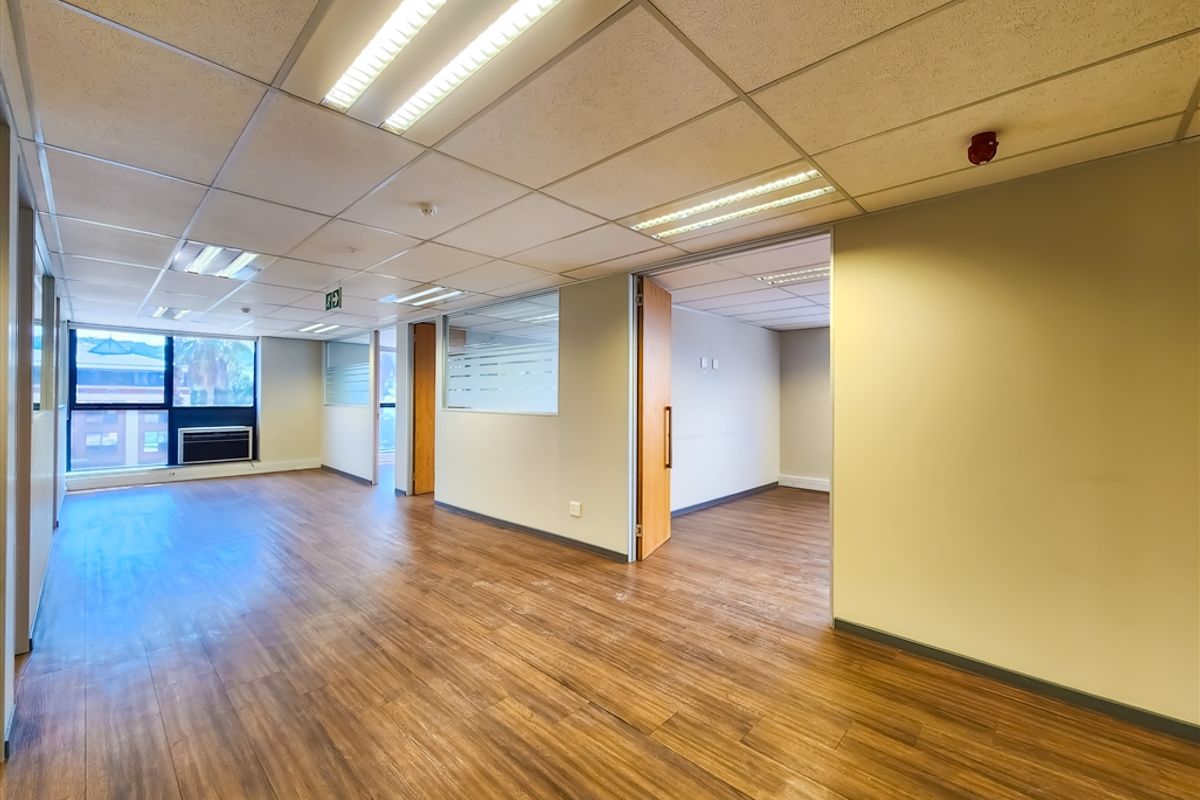 216m2 Office to Let in Constantia Office Park - Photo 5