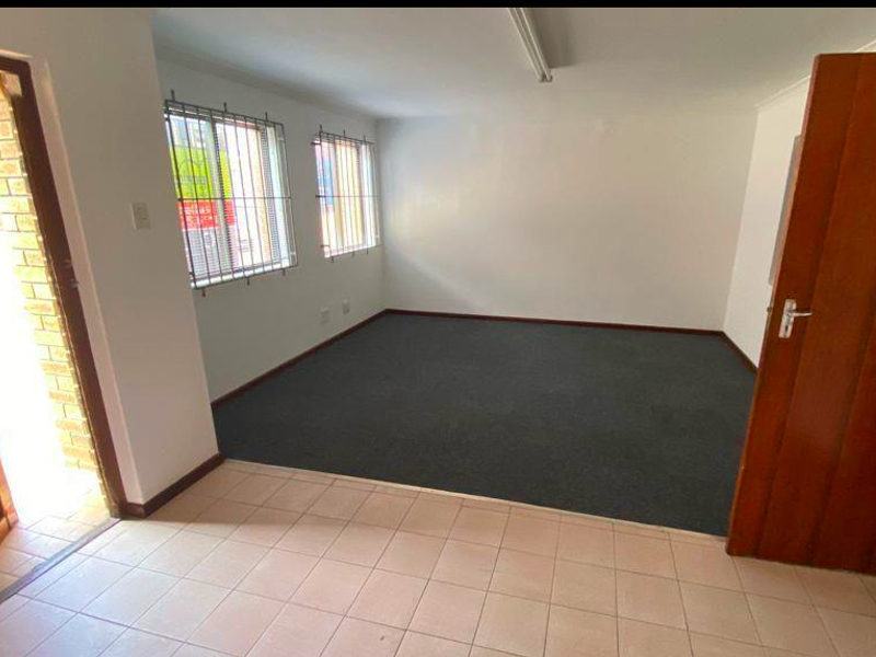 595m2 Warehouse To Let in Montague Gardens - Photo 3