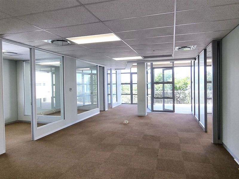 Office space to let in SOLEIL building Lyme Park - Photo 9