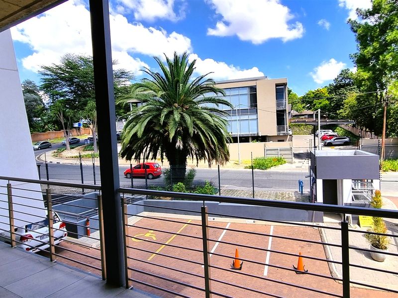 Office space to let in SOLEIL building Lyme Park - Photo 6