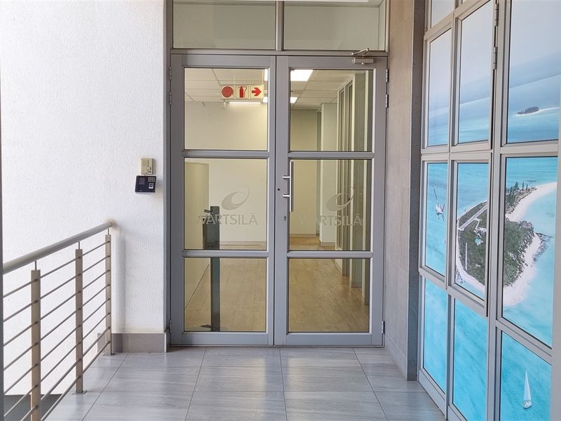 Office space to let in SOLEIL building Lyme Park - Photo 2