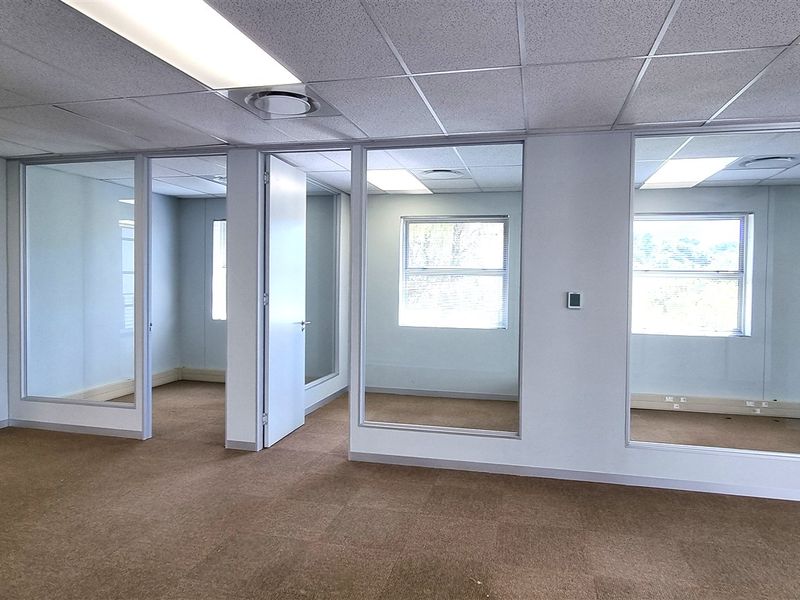 Office space to let in SOLEIL building Lyme Park - Photo 10