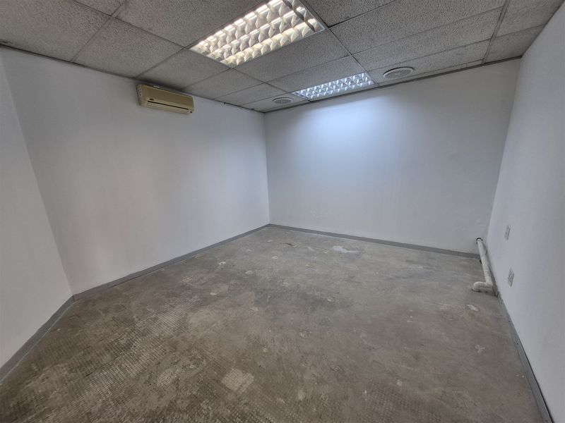 321.34m2 Office to let in Hyde Park - Johannesburg - Photo 8