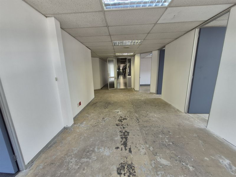 321.34m2 Office to let in Hyde Park - Johannesburg - Photo 6