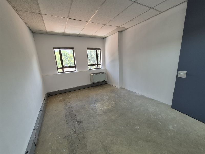 321.34m2 Office to let in Hyde Park - Johannesburg - Photo 4