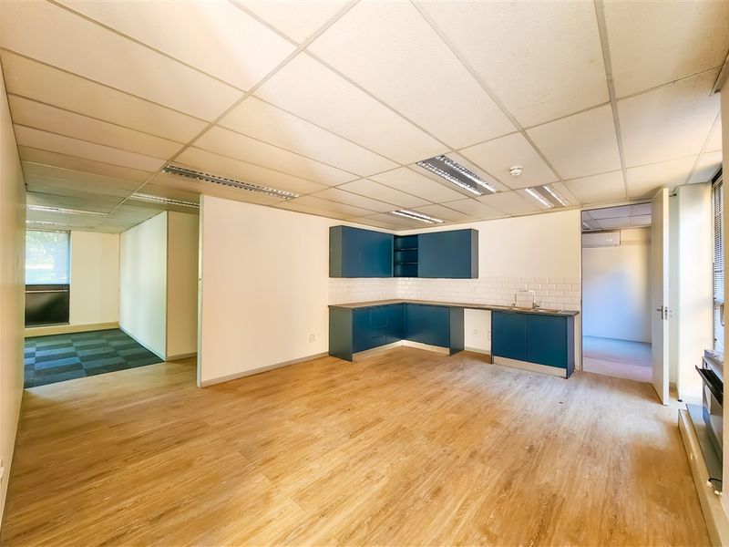 331m2 Office to Let in Constantia Office Park - Photo 7