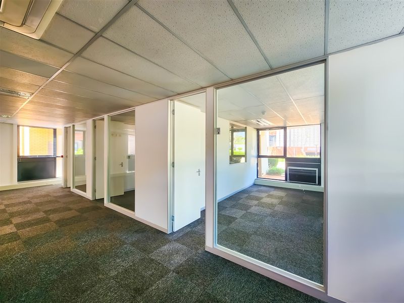 331m2 Office to Let in Constantia Office Park - Photo 10