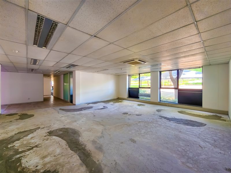 331m2 Office to Let in Constantia Office Park - Photo 4