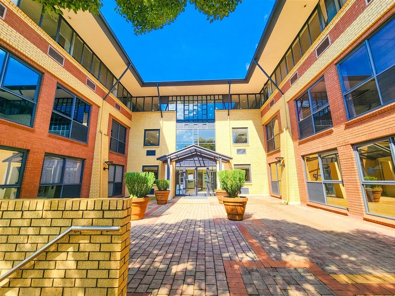 331m2 Office to Let in Constantia Office Park - Photo 2