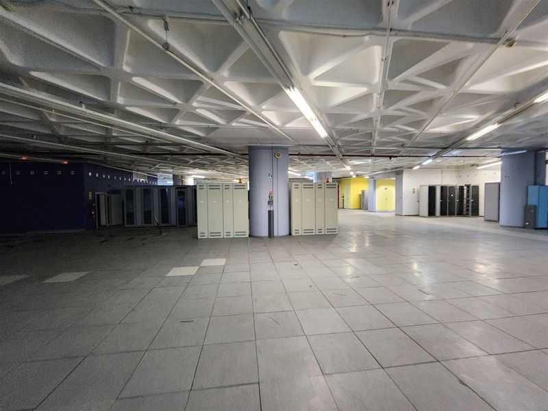 Data Centre Offices to let in Sandown, Sandton - Photo 6