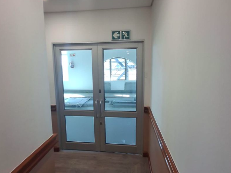 147m2 Office Space To Let in Canal Walk Century City - Photo 5