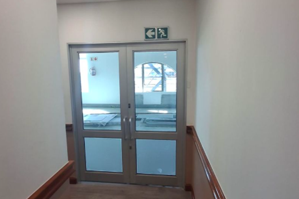 147m2 Office Space To Let in Canal Walk Century City - Photo 5