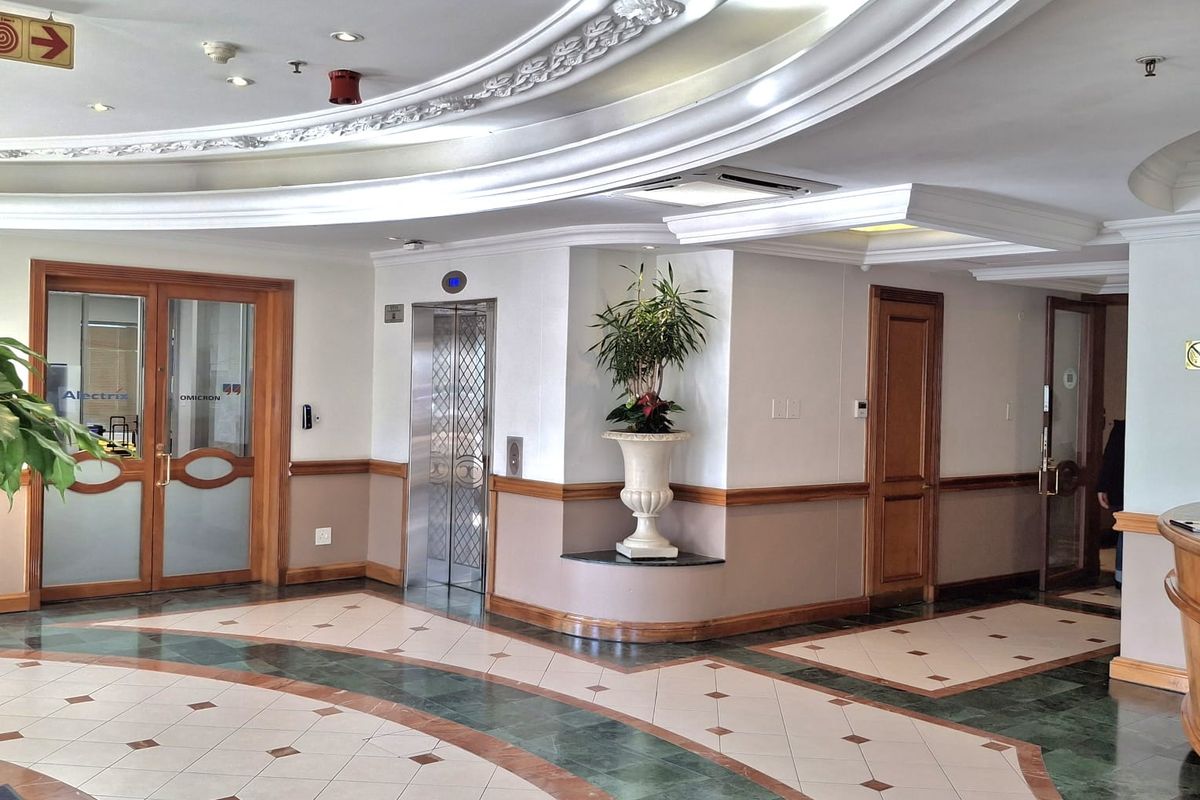 147m2 Office Space To Let in Canal Walk Century City - Photo 2