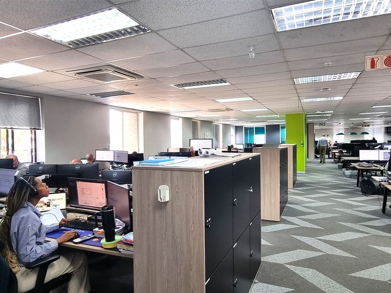 Freestanding building to let in Silver Stream Office Park - Photo 7