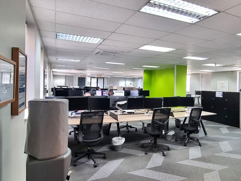 Freestanding building to let in Silver Stream Office Park - Photo 3