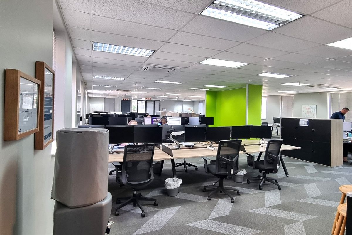 Freestanding building to let in Silver Stream Office Park - Photo 3