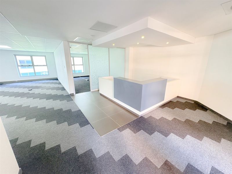 217m2 office space to let in Rosebank - Photo 5
